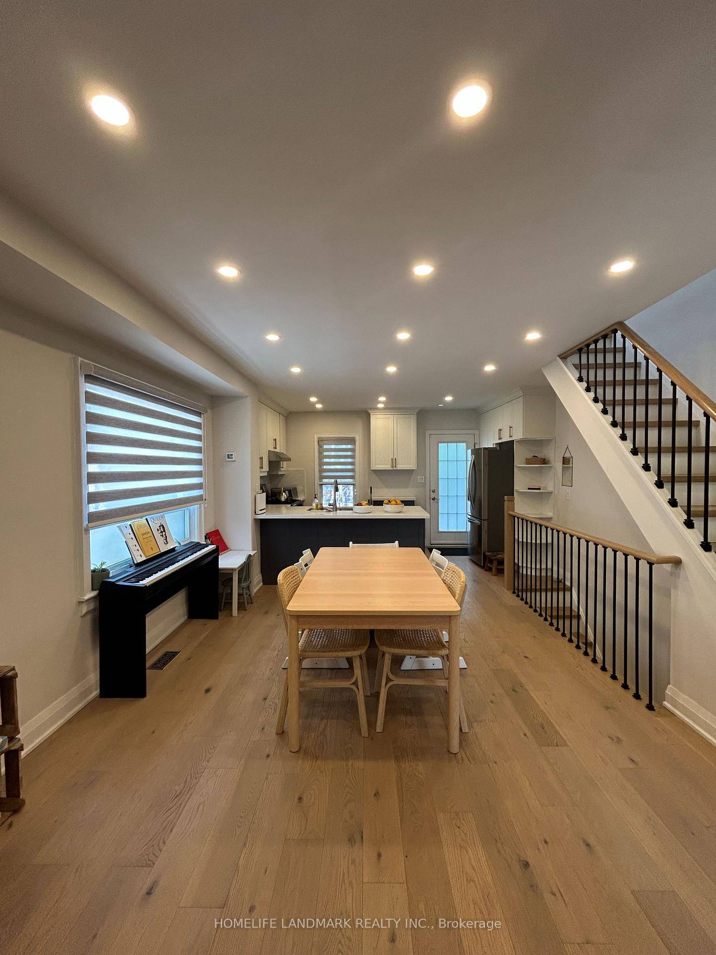 Ideally situated just steps from the top ranking John Wanless Junior Public School and within walking distance to premier shopping and dining along both Yonge Street and Avenue Road, this ...