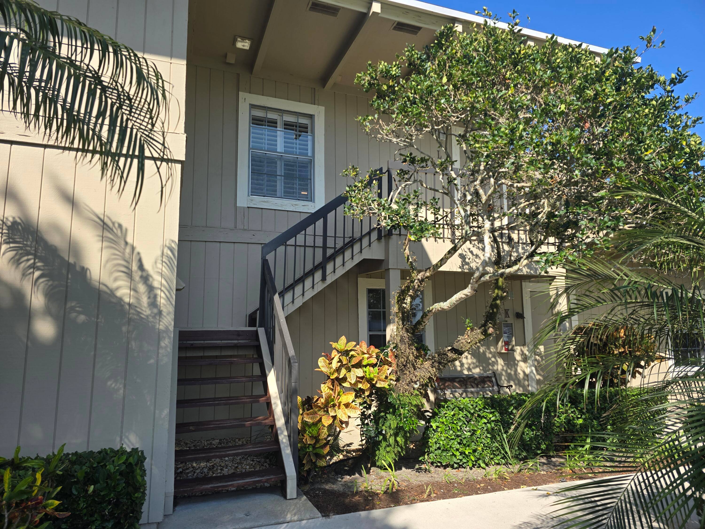 Wow ! RARELY AVAILABLE and highly sought after SPACIOUS 1 BR 1.