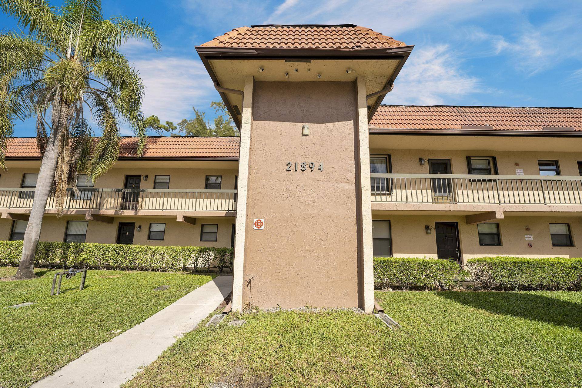 An updated 2 bedroom and 2 bathroom located at the wonderful Woods at Boca Del Mar.