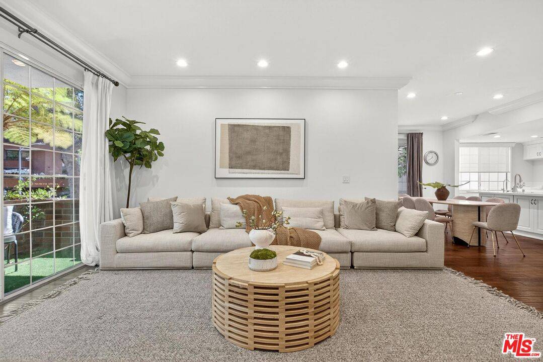 315 N Swall Dr 3BR Beverly Grove La