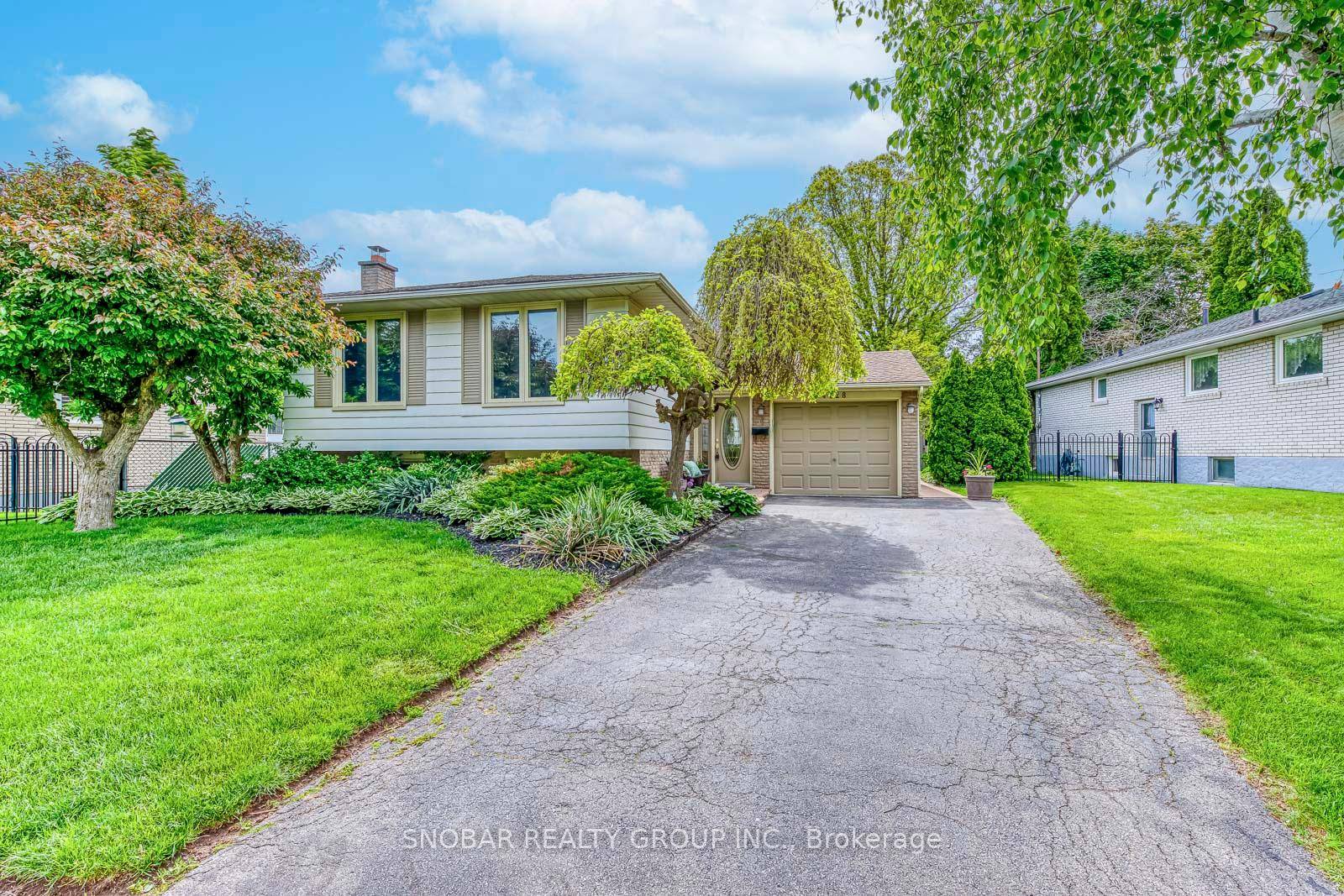 Welcome to 4428 Bennett Rd, an exceptional chance to own a charming family home in the highly desirable Longmoor neighbourhood.