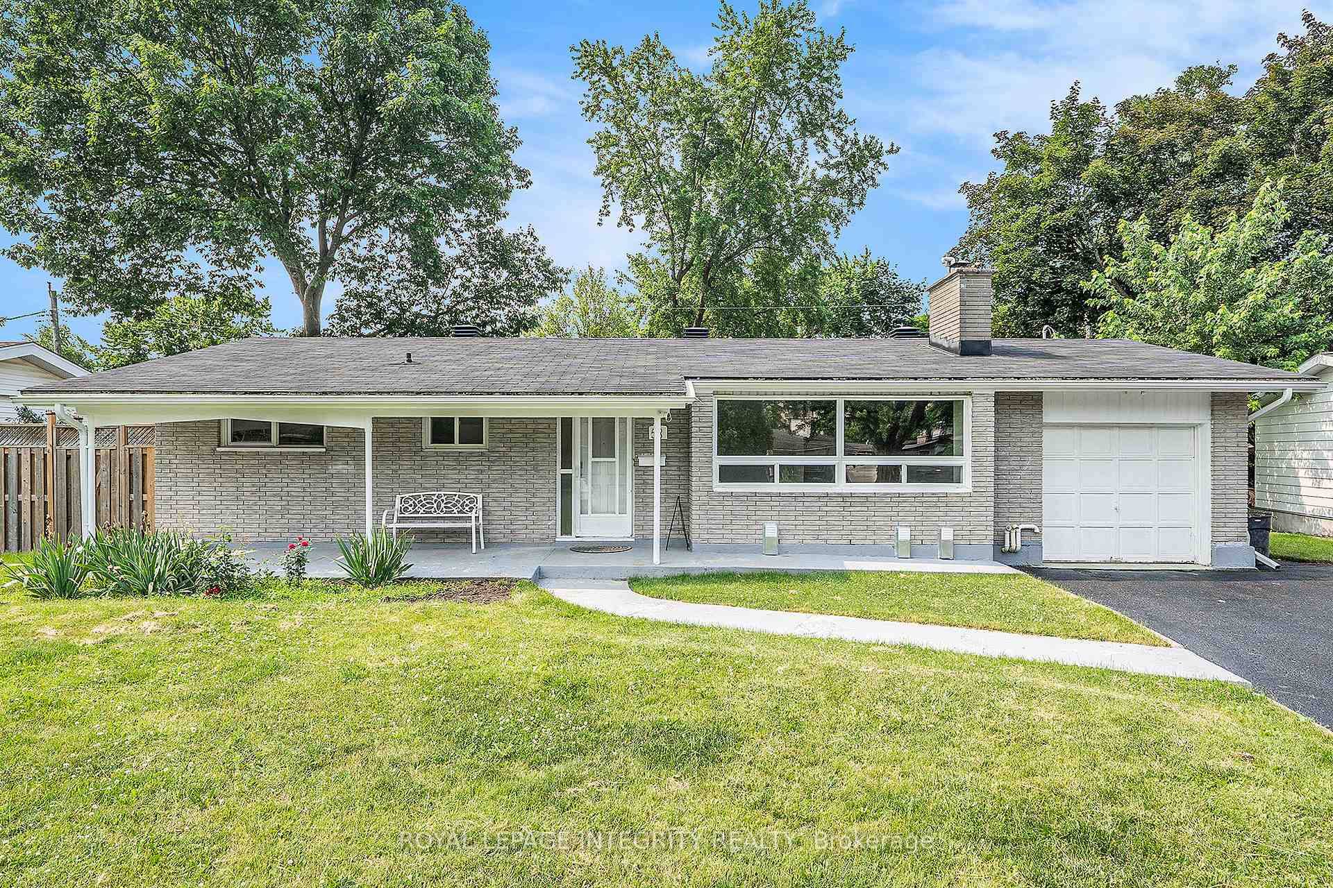 Welcome to this charming and well maintained main level unit for rent, situated on a spacious lot in the quiet and family friendly Parkwood Hills neighborhood.