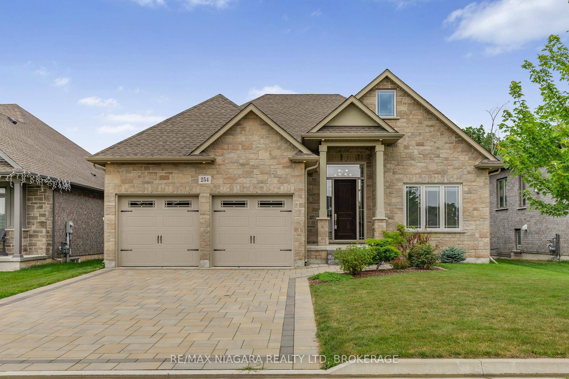 Luxury Living in Port Colborne This stunning 3000 sqft open concept home boasts high end finishes, a Tarion warranty, and a prime location near Lake Erie.