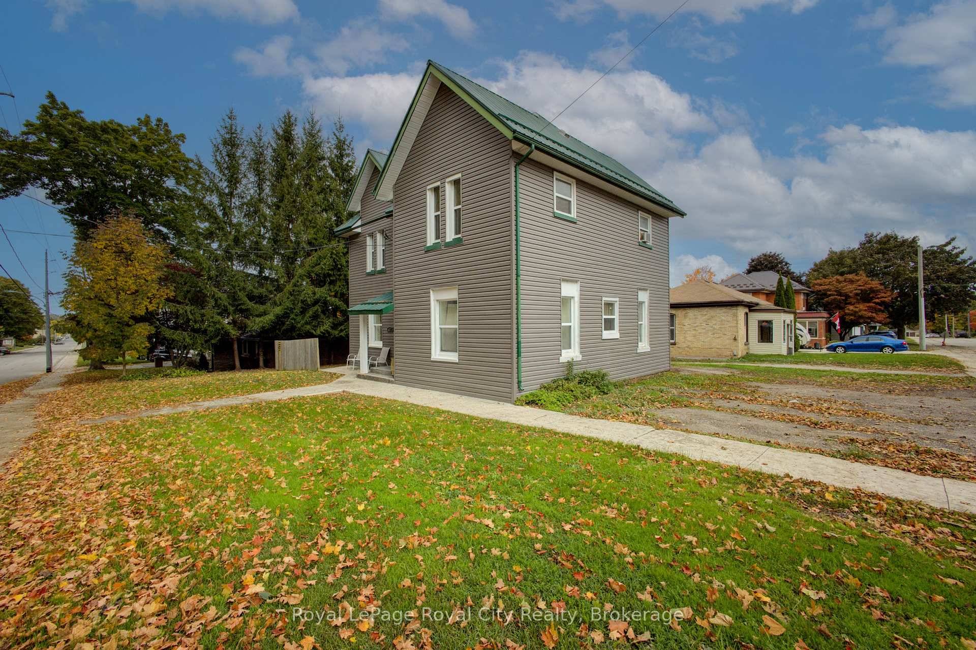 Discover a fantastic investment in the heart of Wingham !