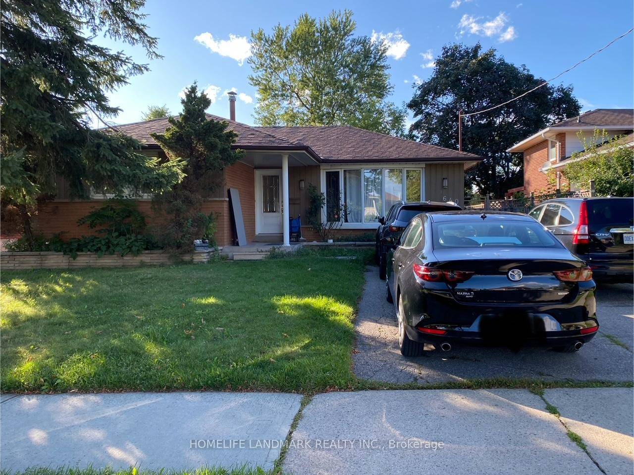 Welcome To This Bright 3 Bedroom Bungalow Upper Unit In A Family Friendly Mississauga Neighbourhood !