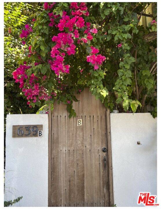 639   Navy St LA