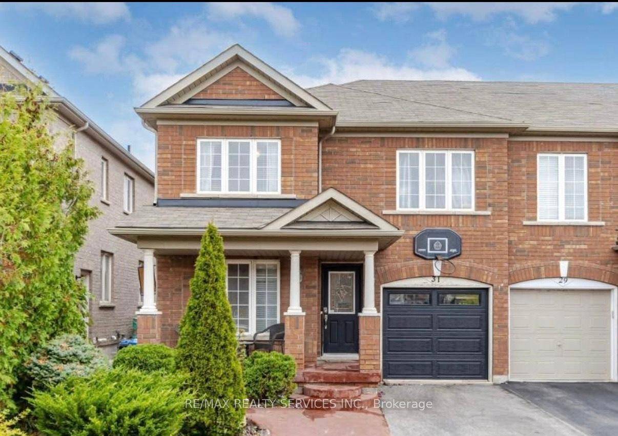 LOOK NO FURTHER ! ! Beautiful 4 bedroom home for rent in a very desirable neighbourhood !