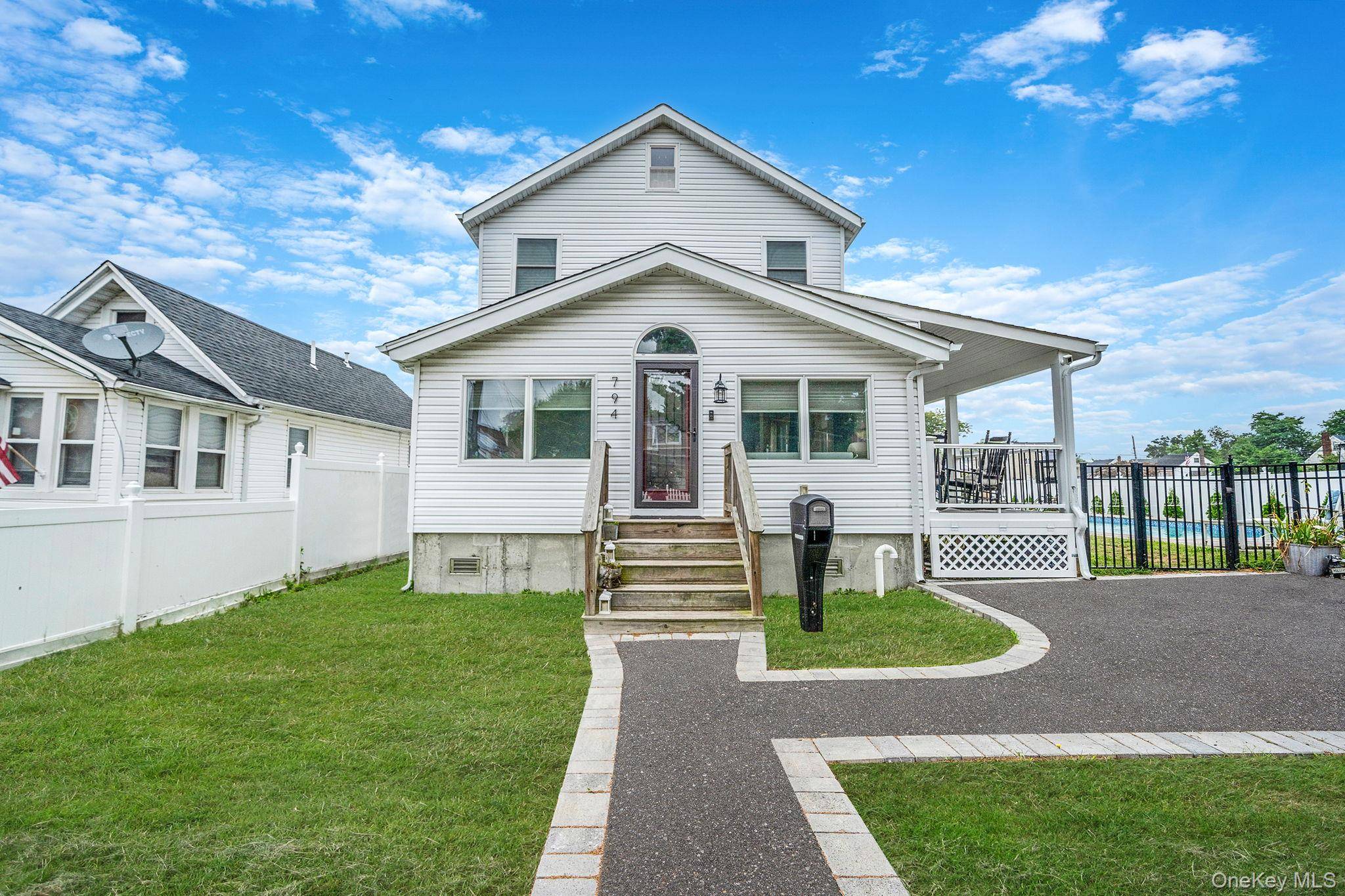 Looking for true waterfront living ?
