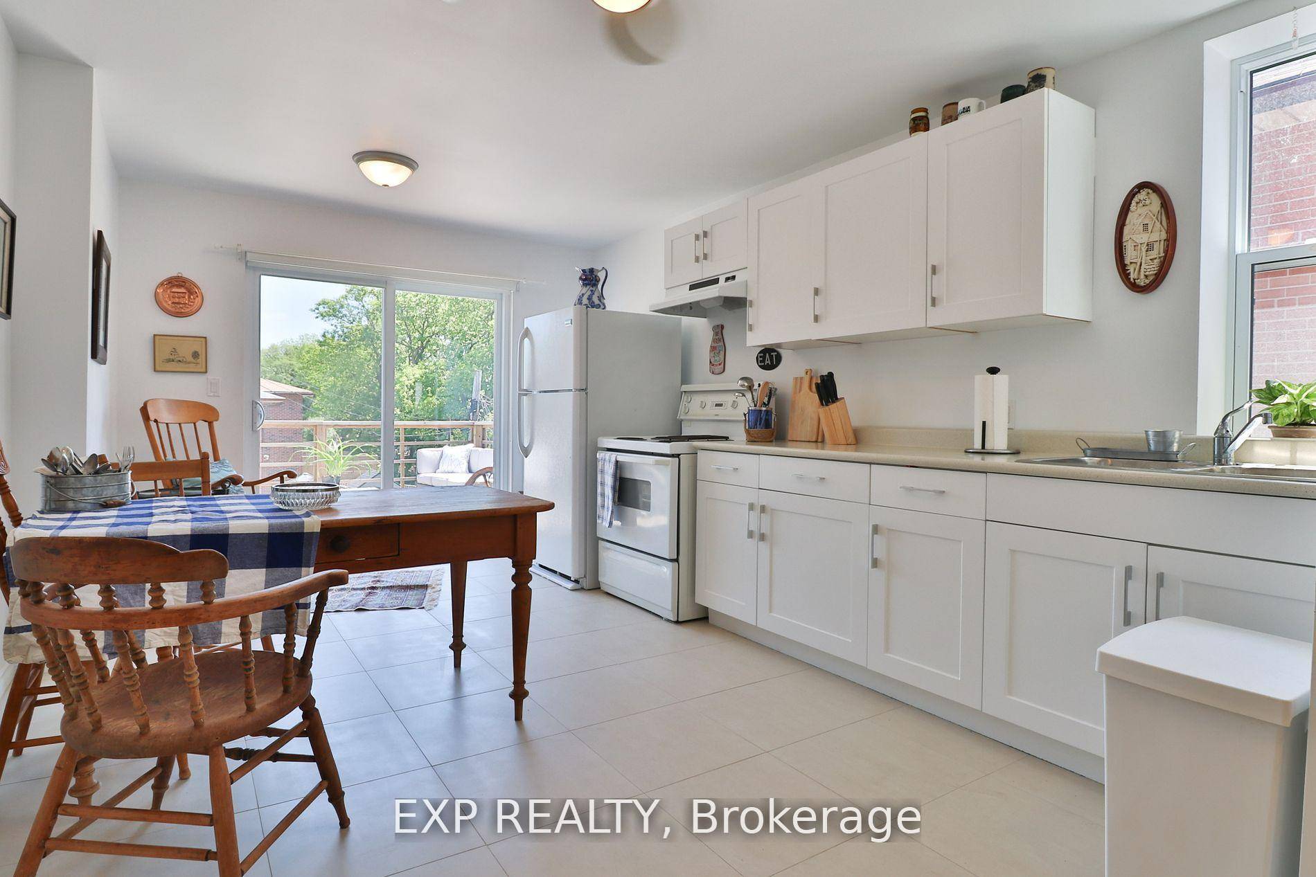 Absolutely stunning, sunny, spotless, 2nd floor one bedroom and den unit with parking !