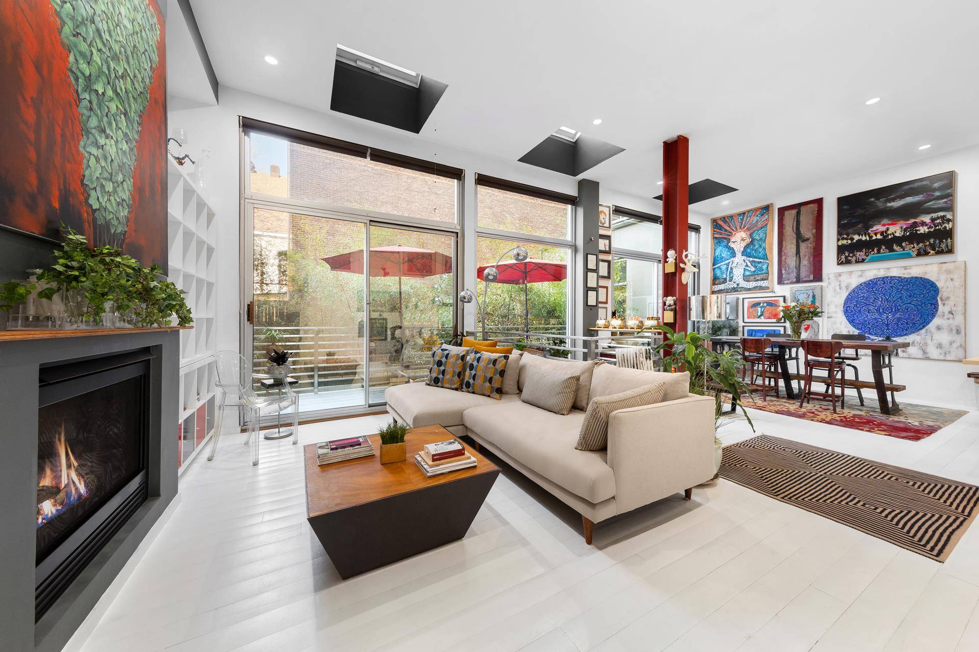This Unit is presently in contract and the listing is for back up offers only.