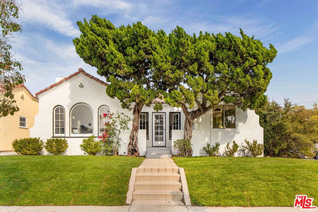 500  N Mansfield Ave 4BR Hancock Park La