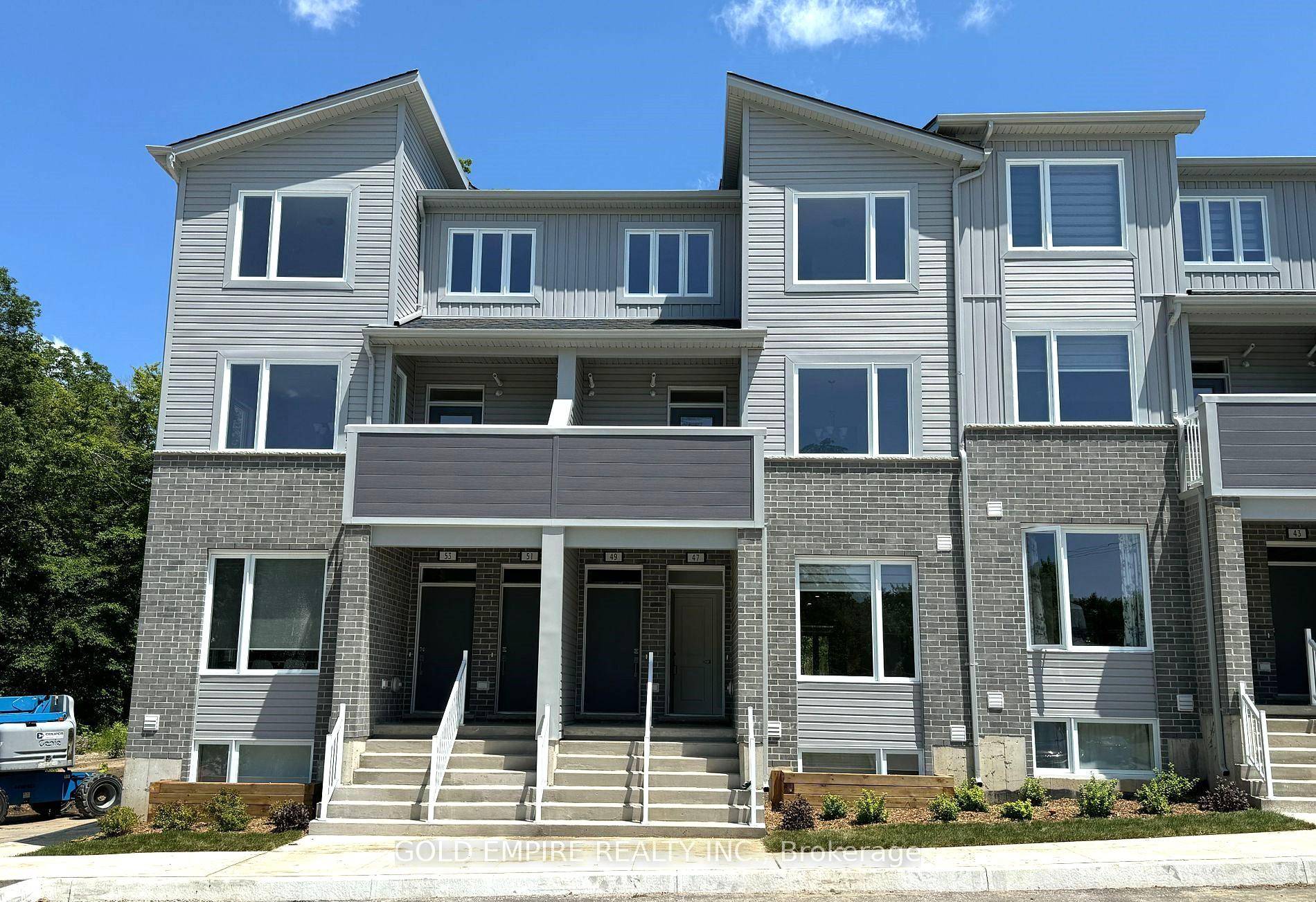 This modern townhouse is less than a year old and offers 3 bedrooms and 3 bathrooms with 9 foot ceiling height throughout Main floor.