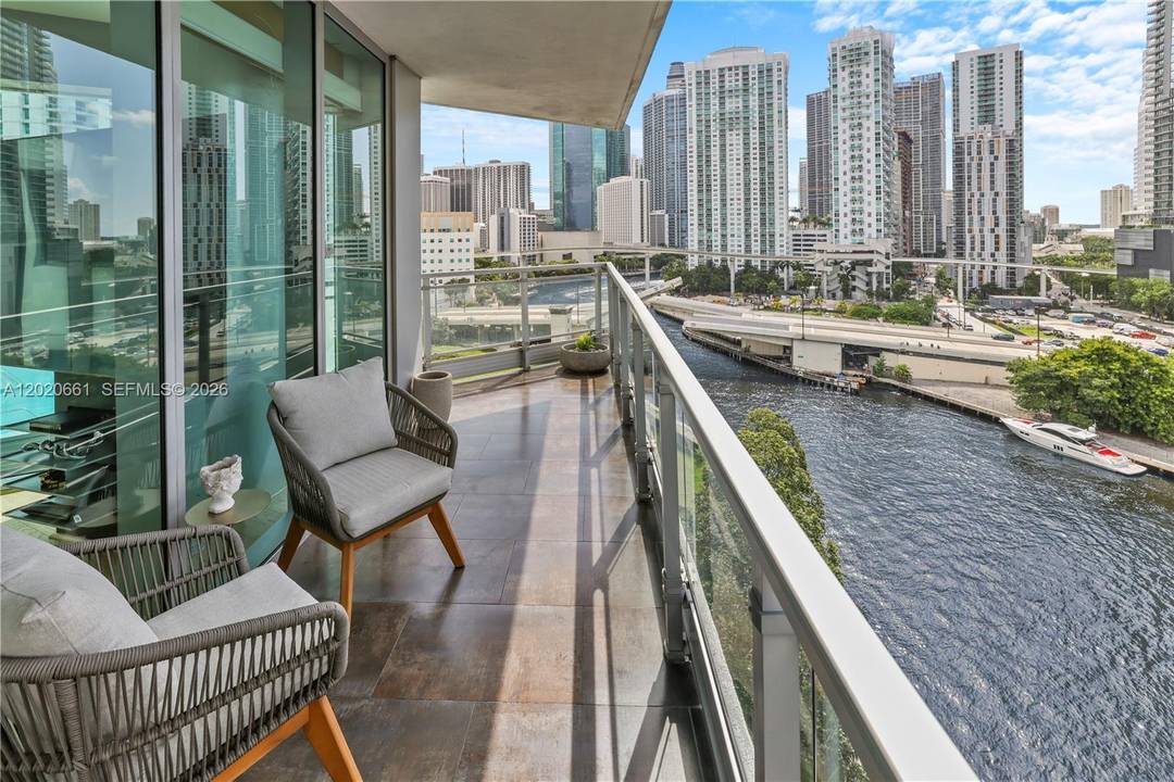 Residence 1201 at Mint Condominium offers a rare opportunity to live in Brickell s only gated riverfront community.