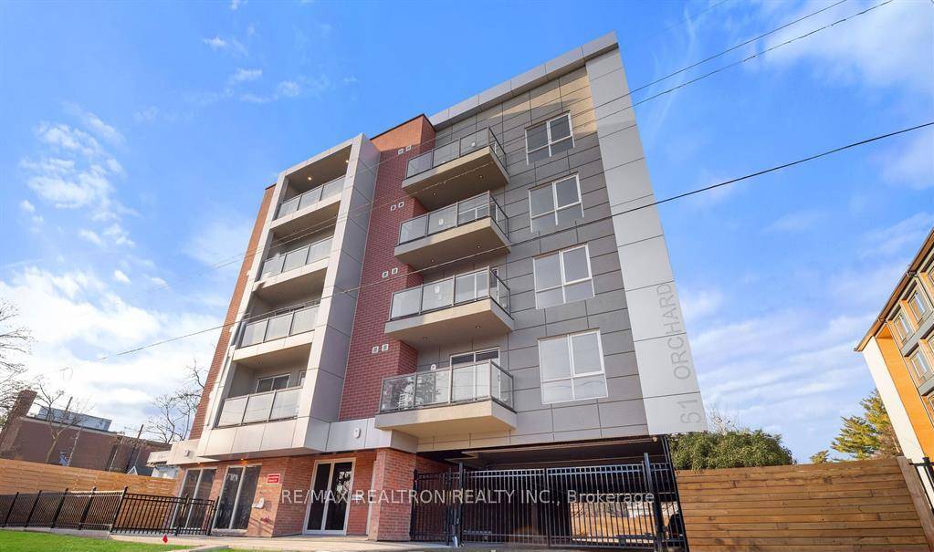New !, Large 2 bedroom plus den, Corner unit, with 2 bath luxury suite at 61 Orchard Park, Boutique building in sought after West Hill.