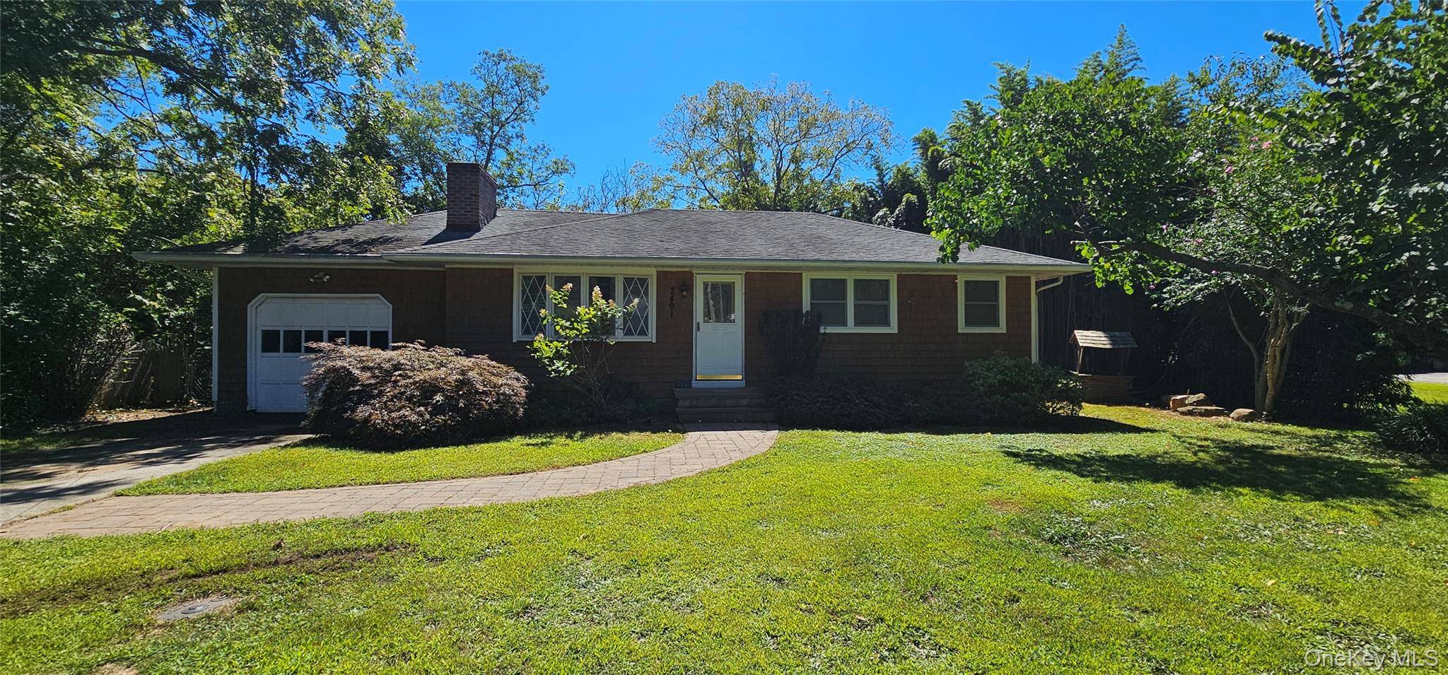 Great Investment Opportunity Spacious 912 Square Foot 2 Bedroom Home On The Peconic River !