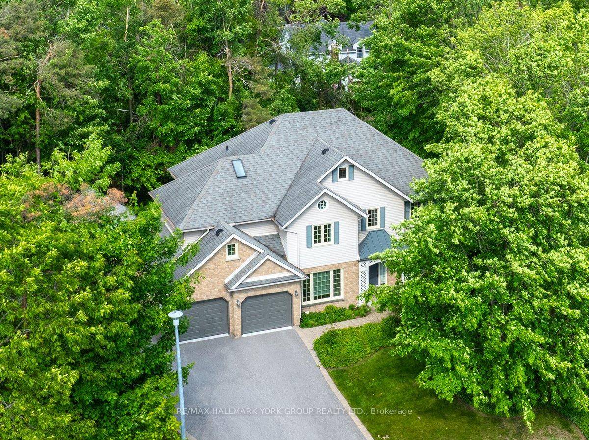 Escape the City amp ; Embrace the Horseshoe Valley Lifestyle !