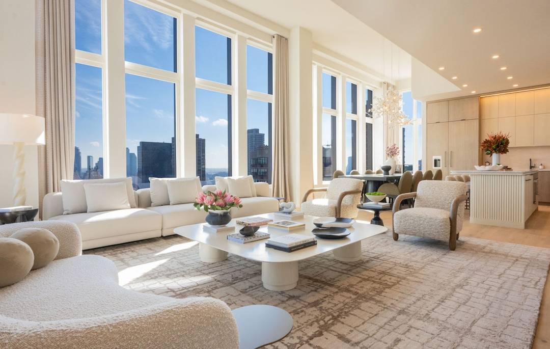 Presenting The Crown Penthouse at The Treadwell, a sprawling four bedroom residence occupying the entire 26th floor.