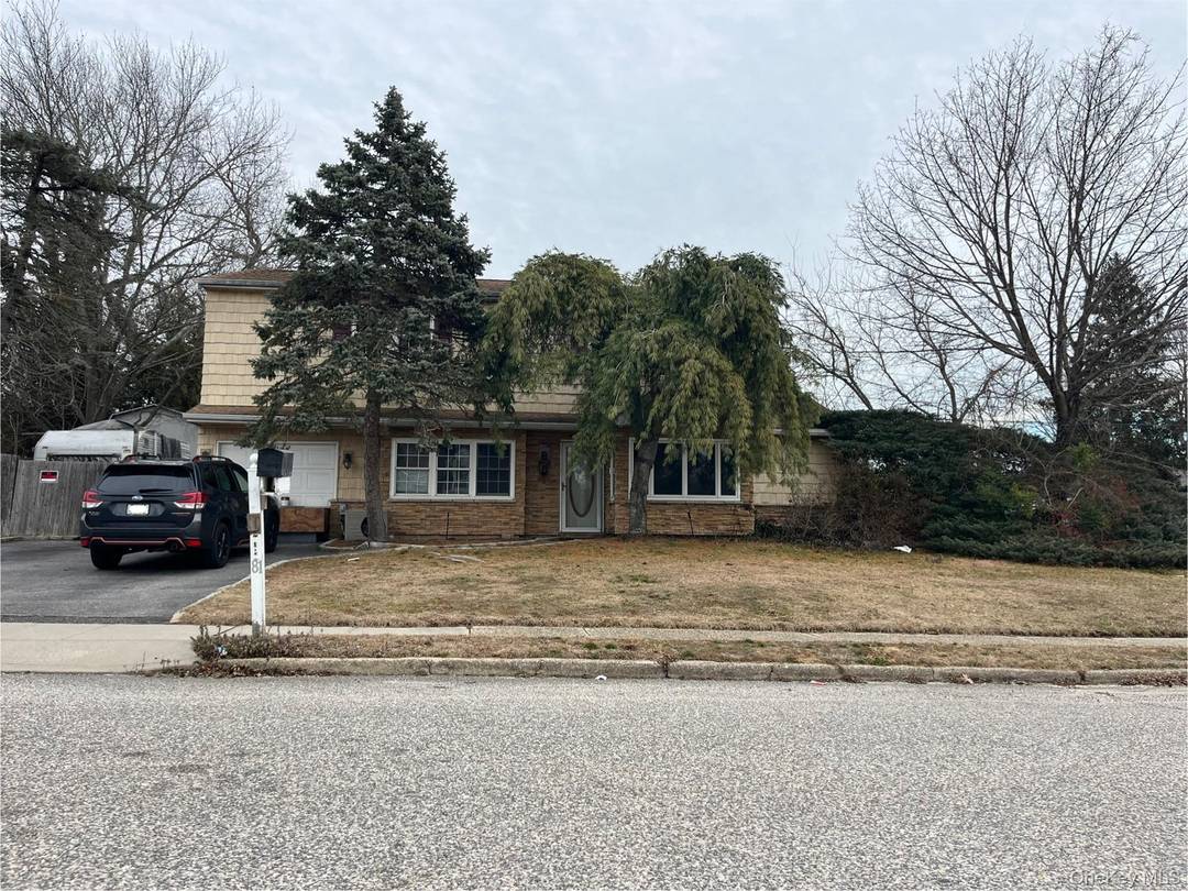 Investor opportunity in Port Jefferson Station.