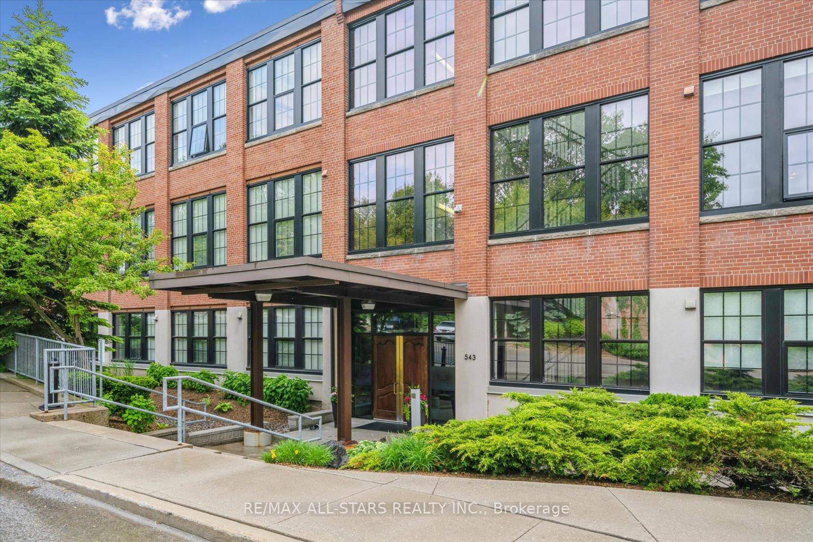 Executive Rarely Offered 2 Bedroom 2 Full Bath Immaculate Open Concept Loft Style Apartment.