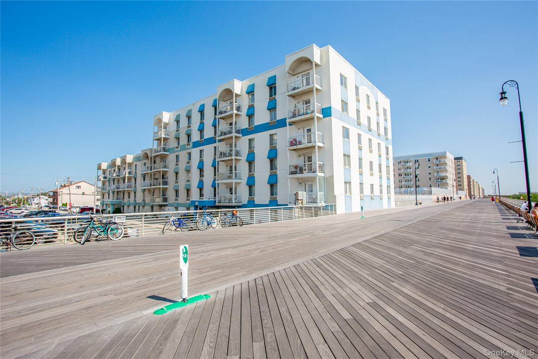 This large 2 bedroom apartment in an oceanfront building offers stunning ocean views.