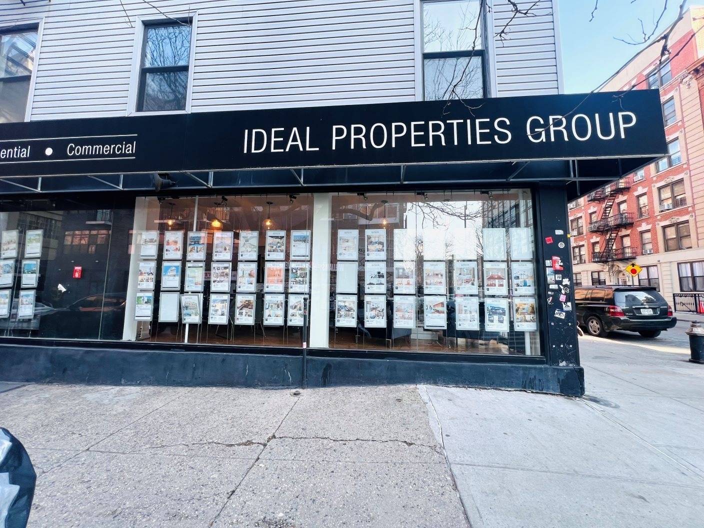 Prime Retail Leasing Opportunity in Williamsburg High Visibility, Exceptional Features This outstanding corner retail space in Williamsburg offers a must see, rarely available leasing opportunity for a wide range of ...