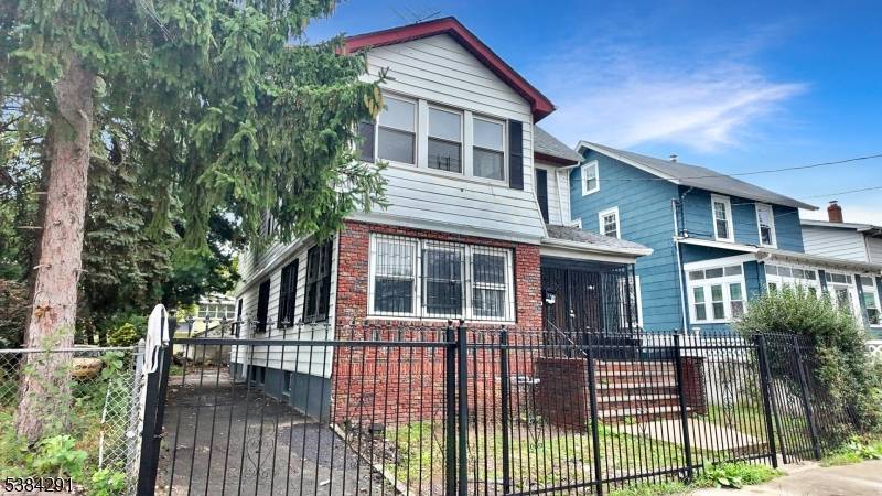 Excellent Investment Opportunity in Newark !