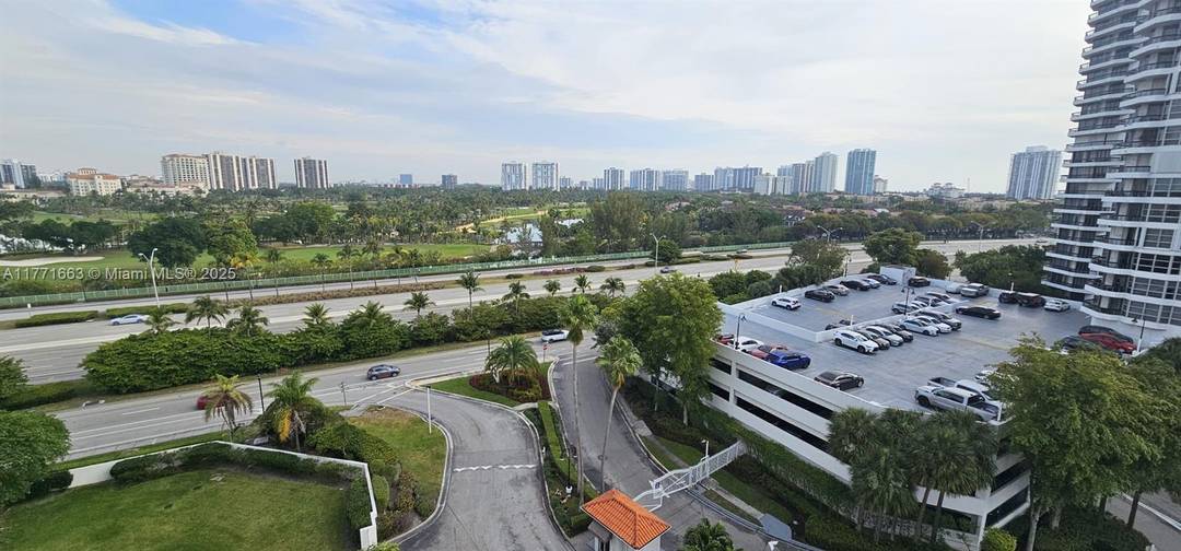 AVENTURA PREMIUM LOCATION !