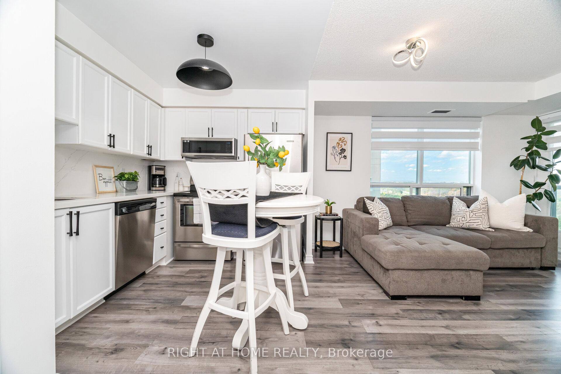 Discover Your Dream Home At Parkway Place In Central Erin Mills !