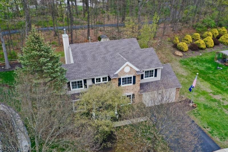 Welcome to this attractive 5 bedroom, 2.