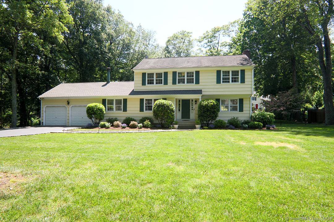 Set at the end of a cul de sac in the desirable Compo South neighborhood, this lovely colonial home offers an ideal Westport location.