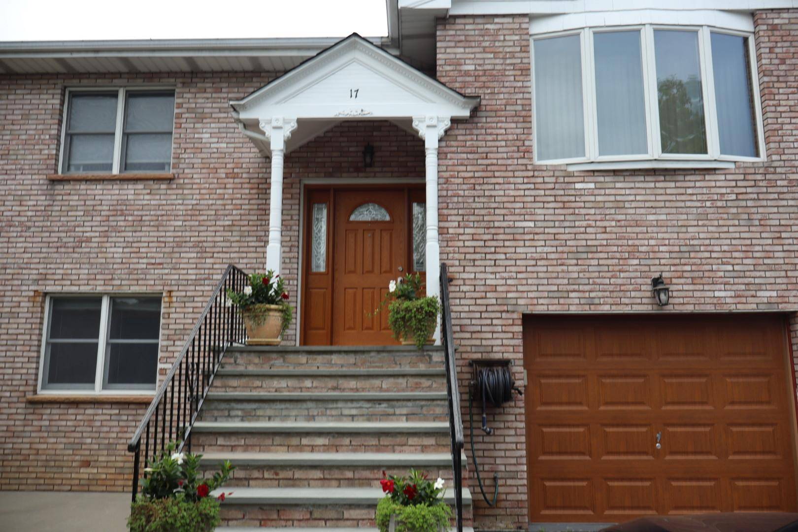 Tucked away on a quiet residential cul de sac street, this spacious 3 bedroom apartment is ready for occupancy.