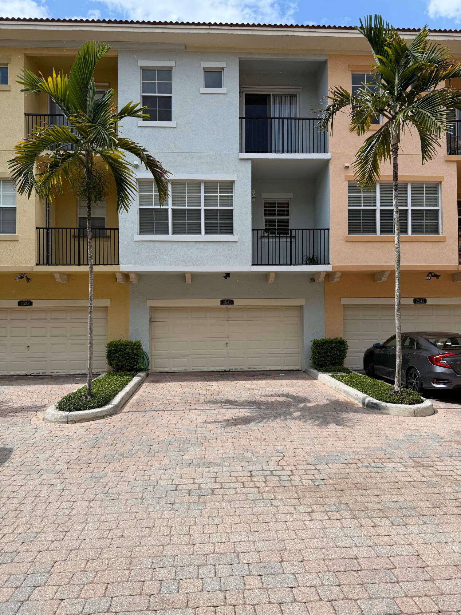 Welcome to this wonderful 2BR 3.