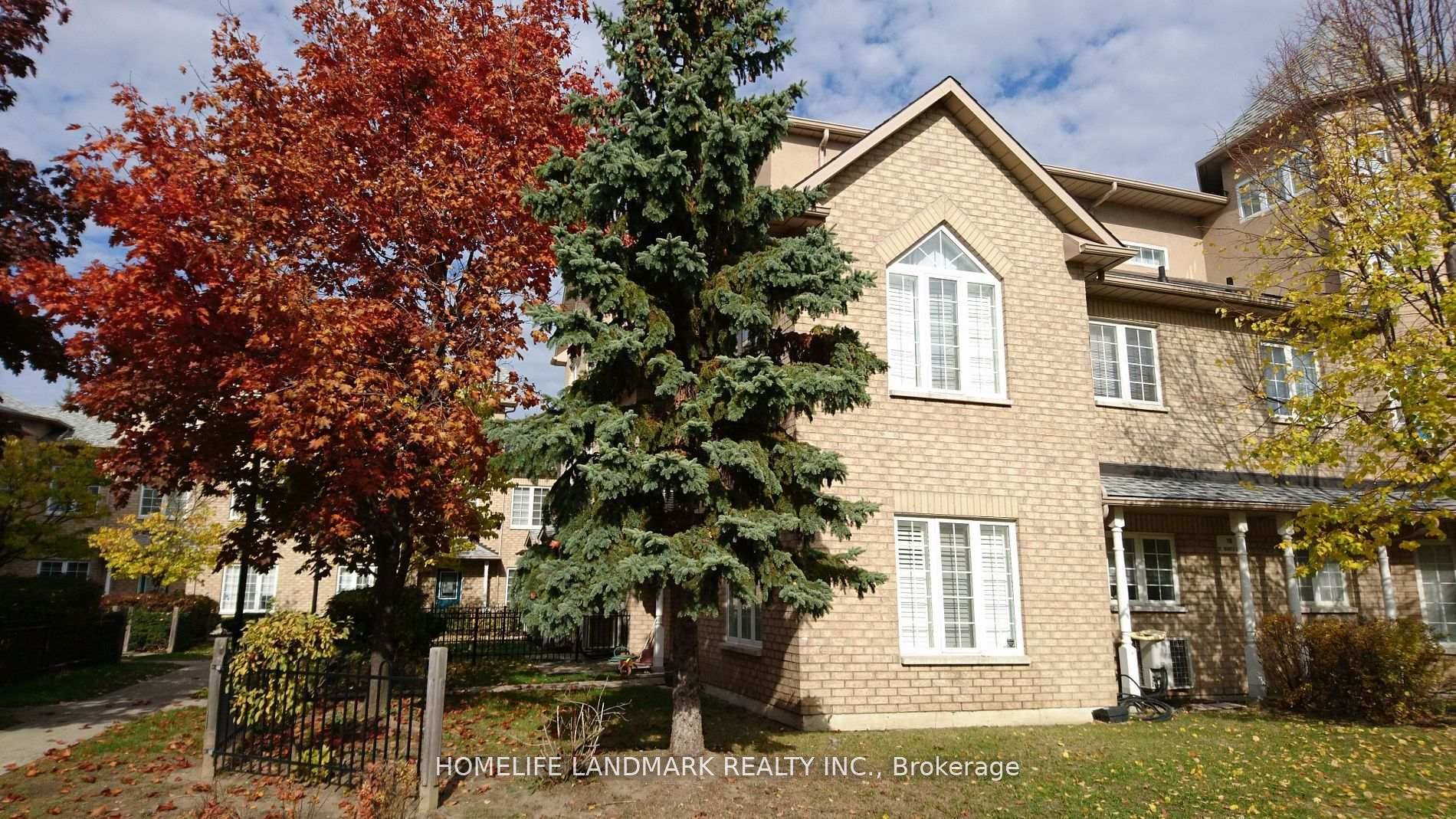 Large End Unit, Bright amp ; Spacious amp ; Quietness, 9' Ceiling In Main Floor, Great Layout.