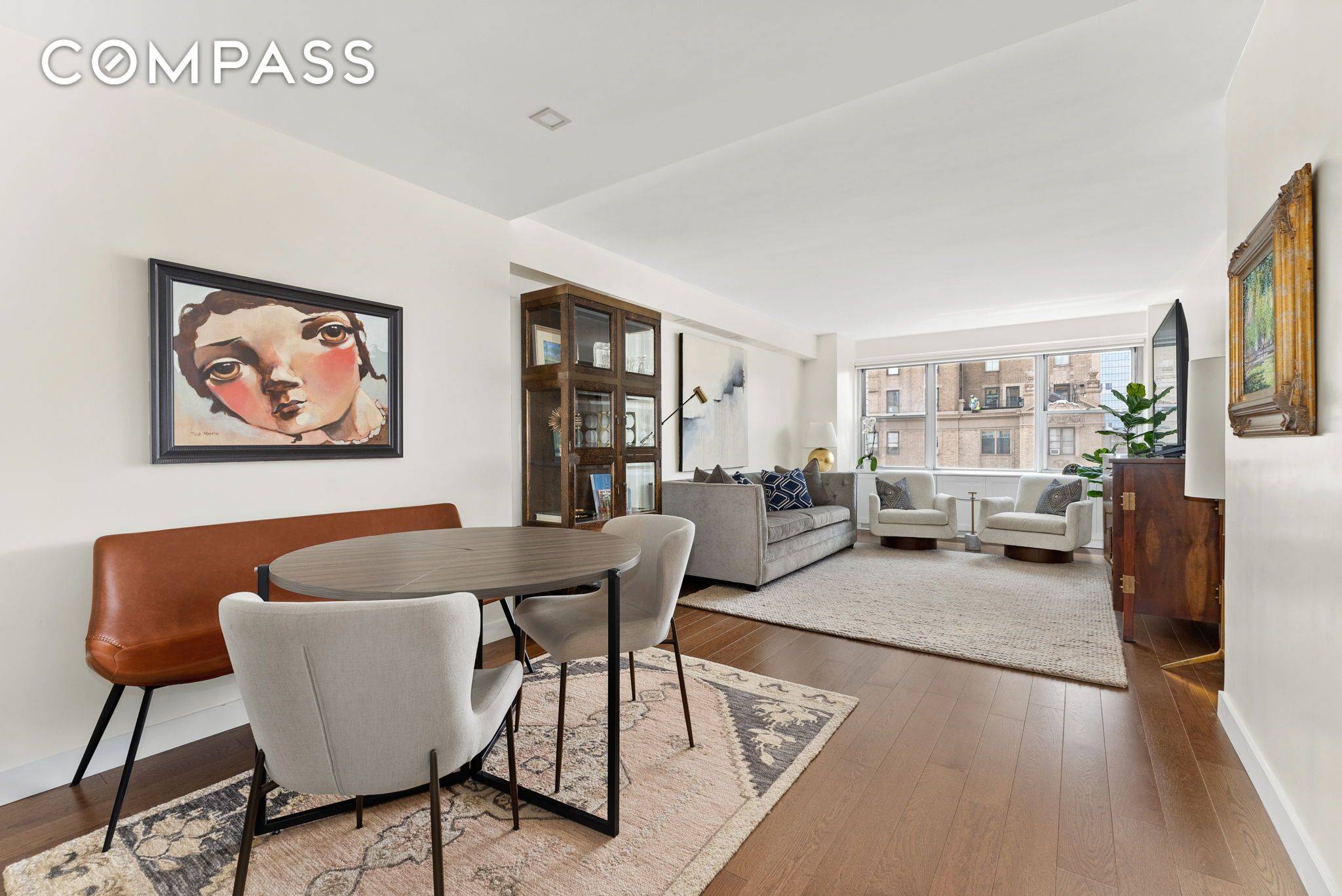 This sun filled, south facing one bedroom at the prestigious Mayfair Towers has been meticulously renovated and offers breathtaking views of the city skyline and nearby Oliver Cromwell just moments ...