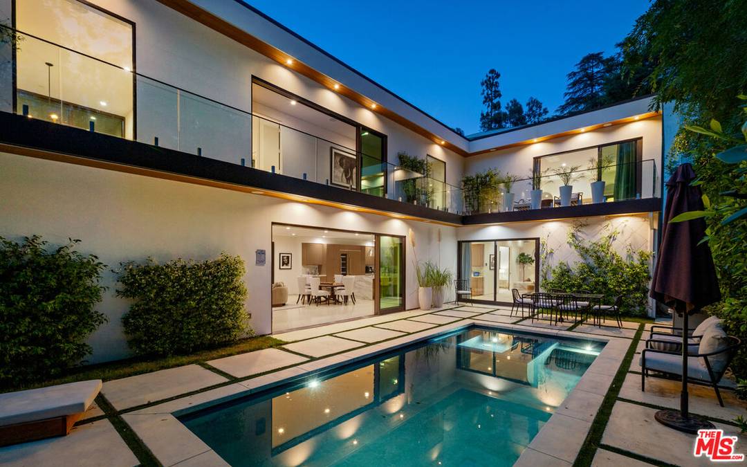1884   Laurel Canyon Rd 6BR Hollywood Hills East La