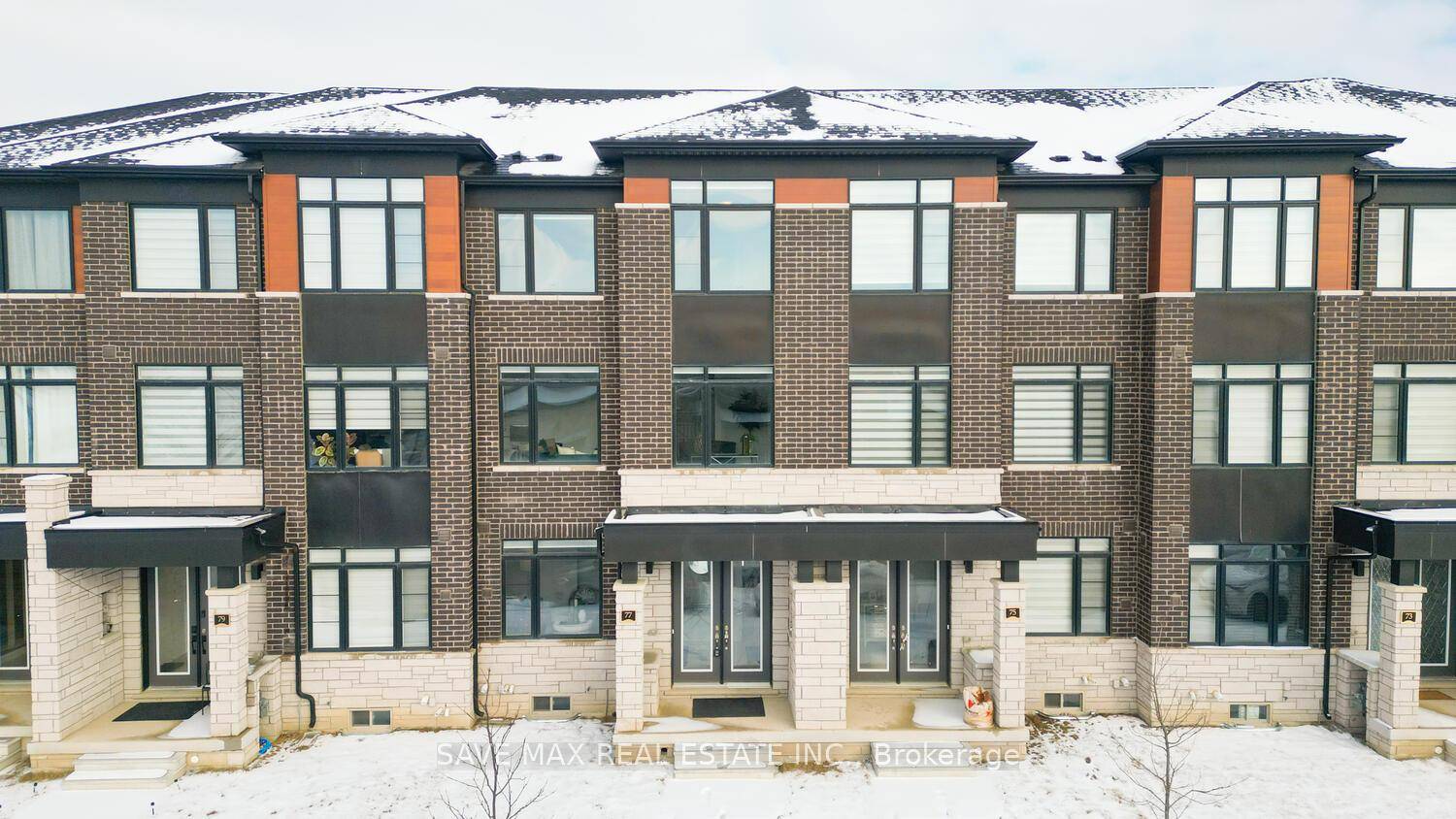 Gorgeous Must See Freehold Townhouse With Double Car Garage, 3 Bedrooms 1 Bedroom amp ; 4 Upgraded Washroom Approximate 2000 Square Feet In One Of The Best Neighborhood of Caledon, ...