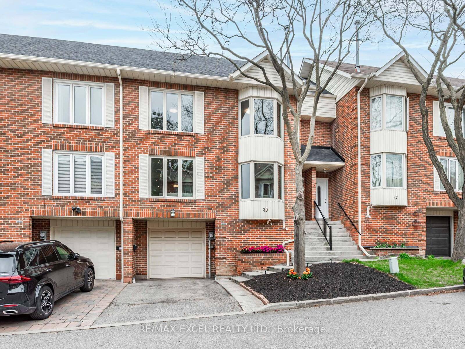 One of the Most Desirable Neighbourhoods in the City Bayview Village !