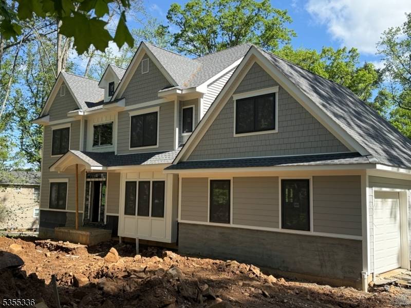 BRAND NEW CONSTRUCTION READY FOR FALL DELIVERY !