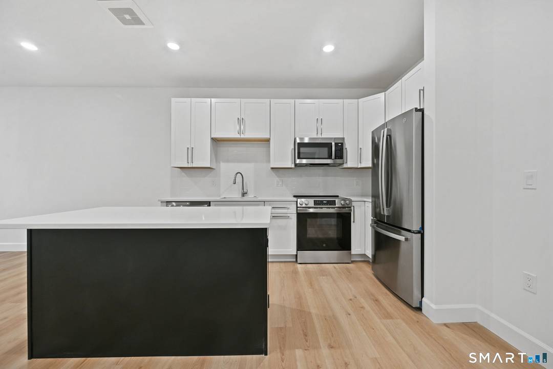 ONE OF THE VERY LAST APARTMENTS AVAILABLE SOUGHT AFTER 131BEACH !