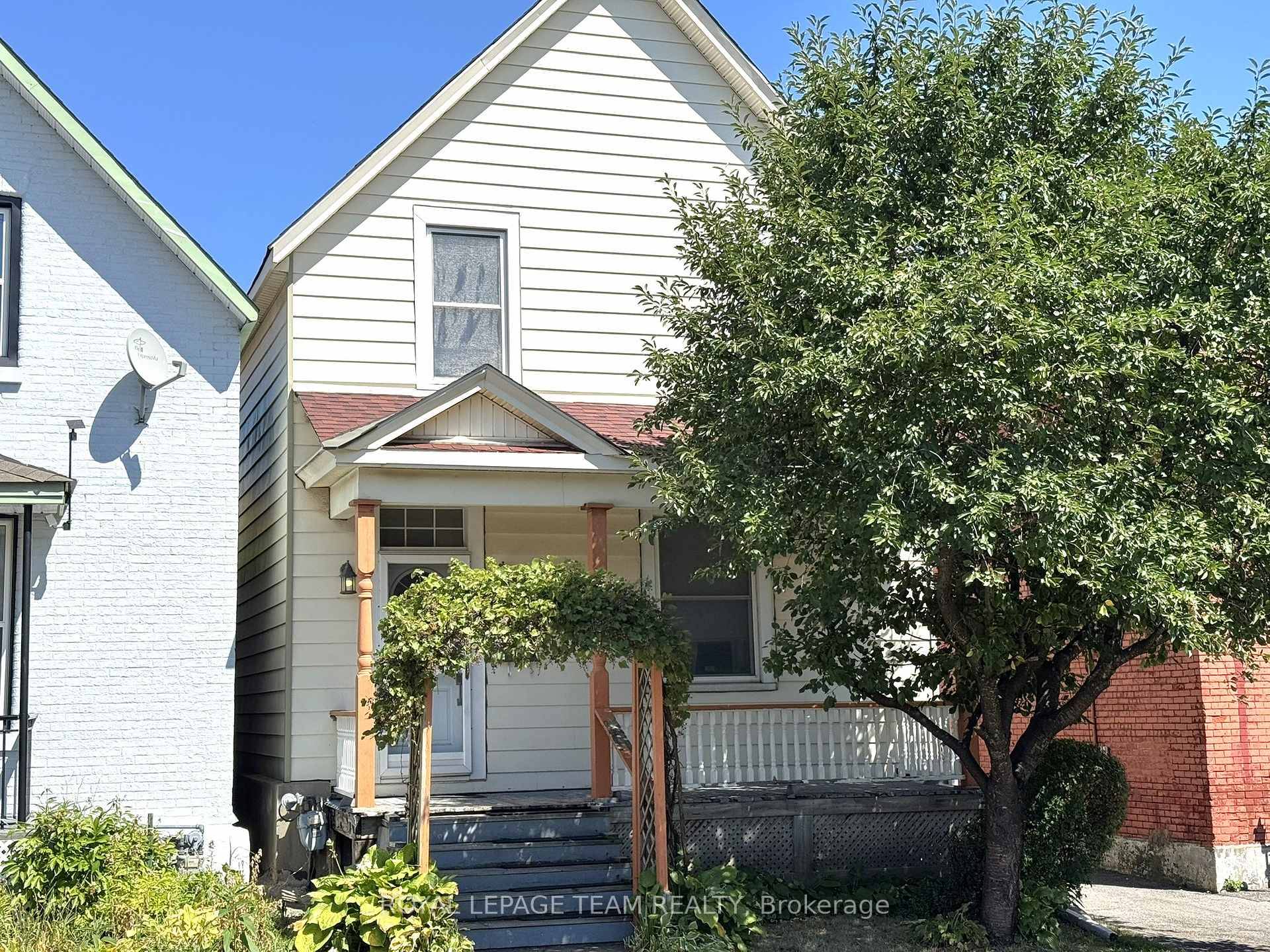 Opportunity knocks with this spacious and updated 4 bedroom detached 2 storey home in the heart of West Centre Town.