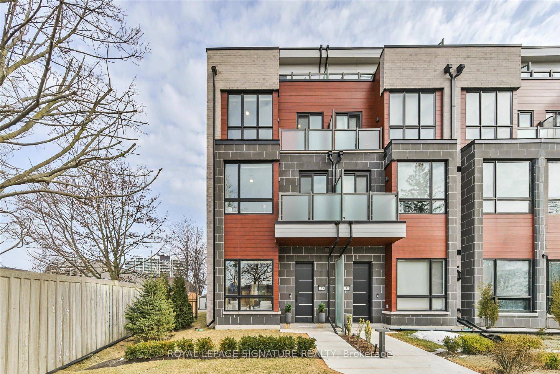 Luxury Living in the Heart of Port Credit.