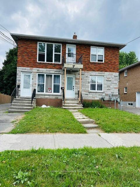 Furnished 3 bedrooms 1 bath room main floor available for long term or short term.