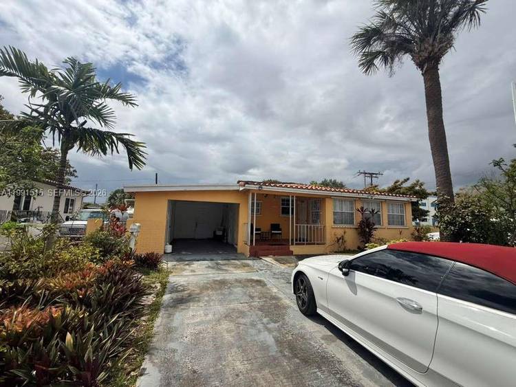 Great opportunity in the heart of Hialeah !