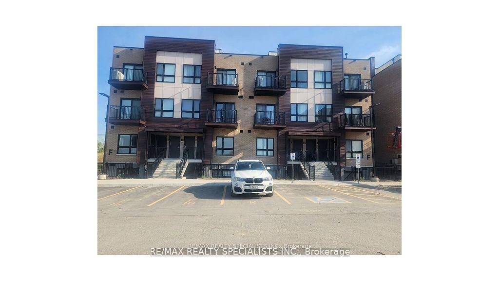 Beautiful Cozy Stacked Townhouse Offers 2 Bedroom 2 Bath.