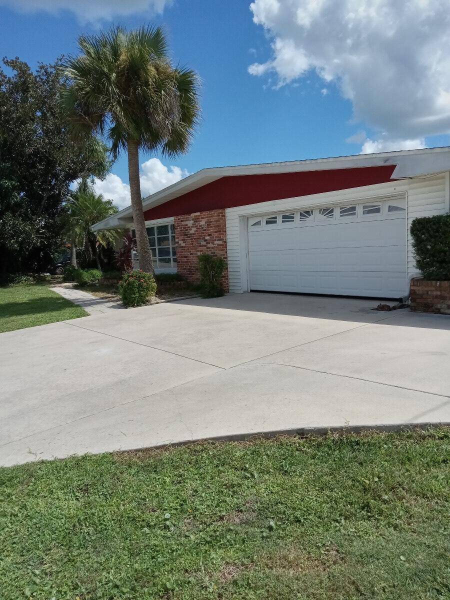 Don't miss this million dollar view for less than half the price !