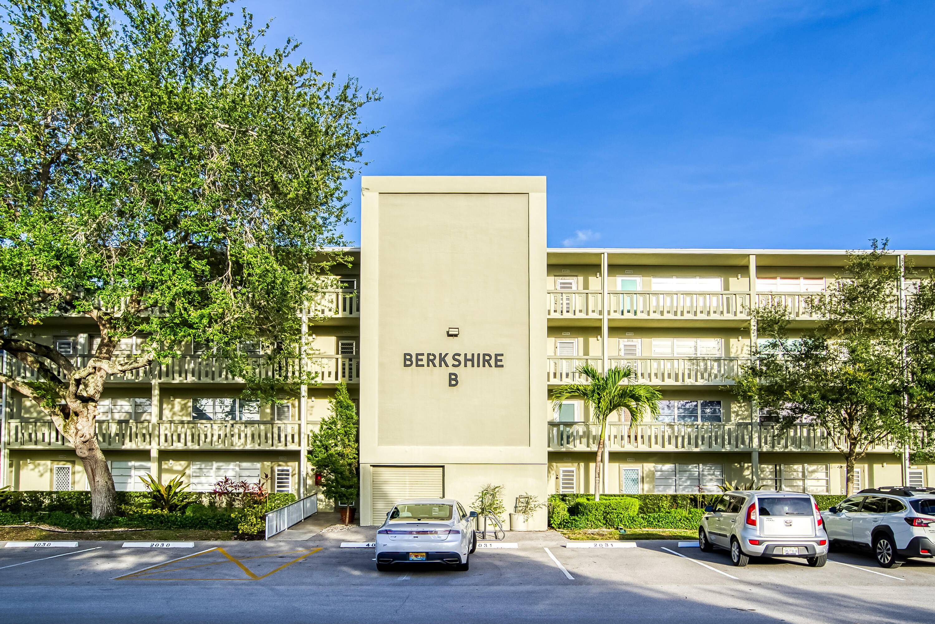 Welcome to one of the best, gated, 55 communities in Florida CVE Century Village East.