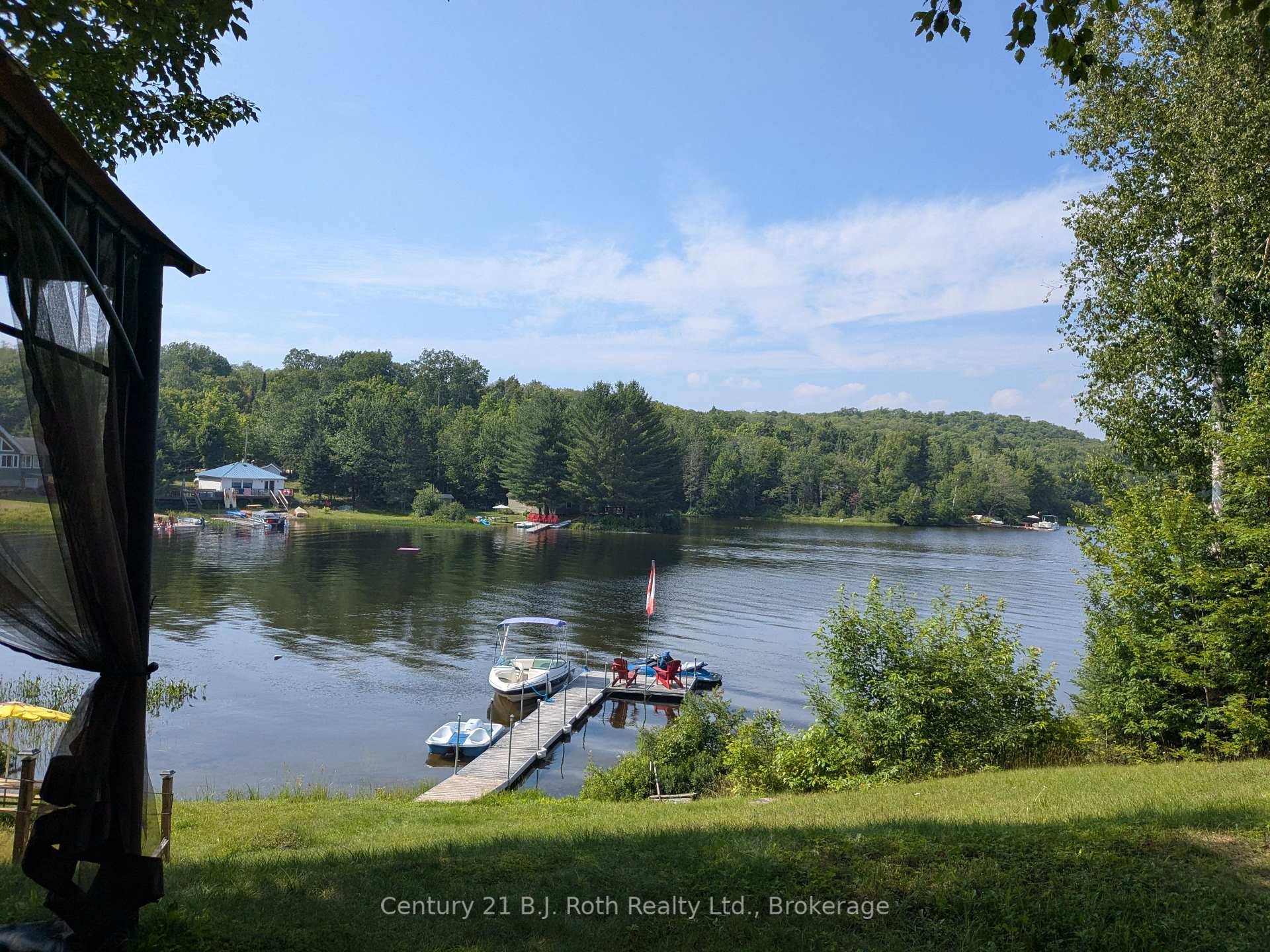 2 Cottages for the Price of One on Desireable Eagle Lake !