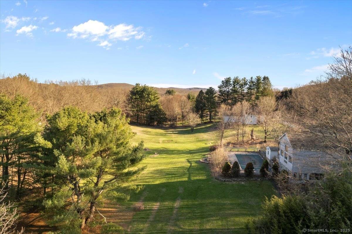 Built in 1900 as a barn and converted to a home in 1990, the architecture fuses countryside charm and mid century design two contrasting genres married to create an interesting ...