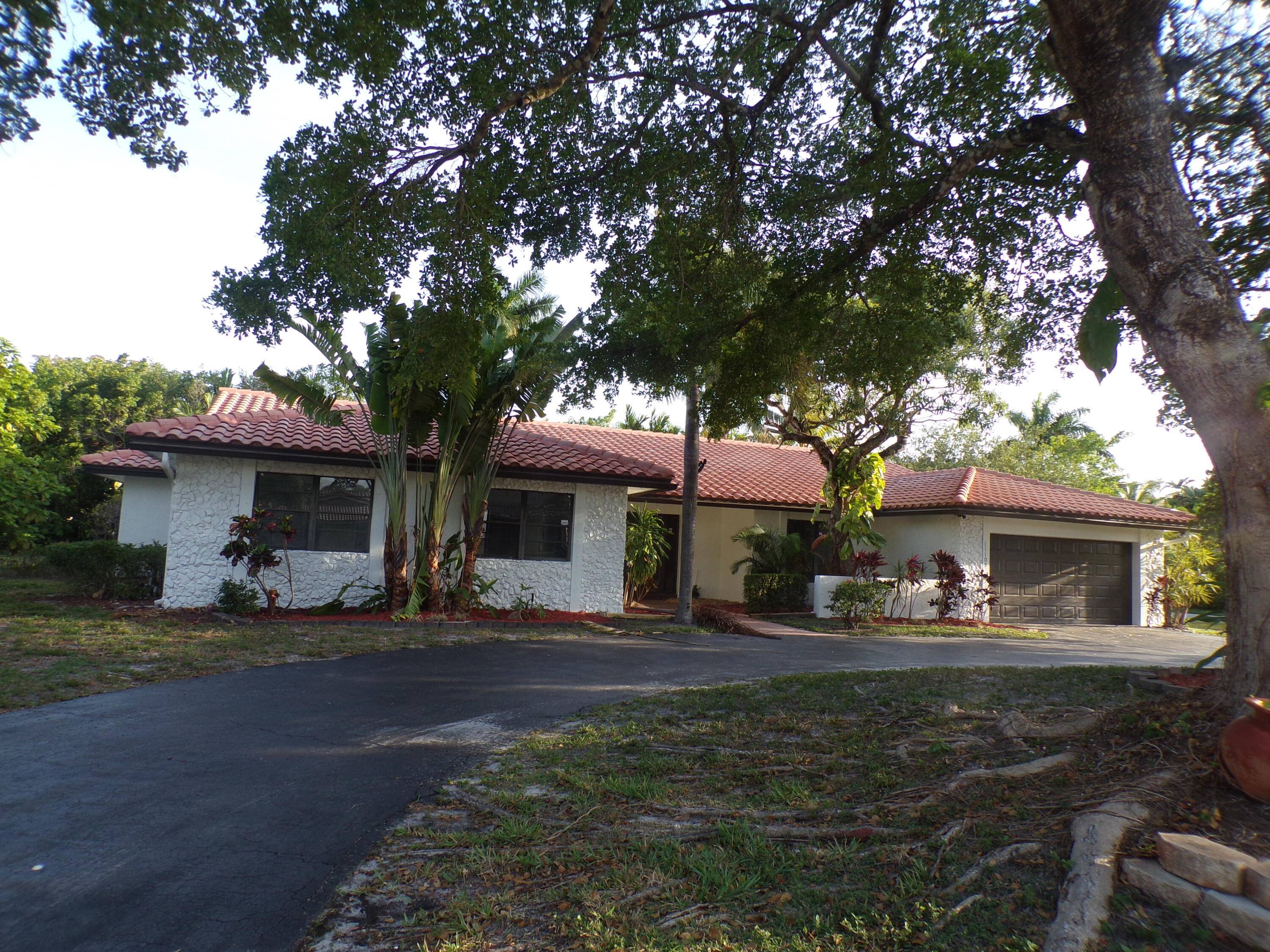 Beautiful upgraded 4 Bedrooms plus Den 5th bedroom option with icircular driveway and 2 car garage and private swimming pool.