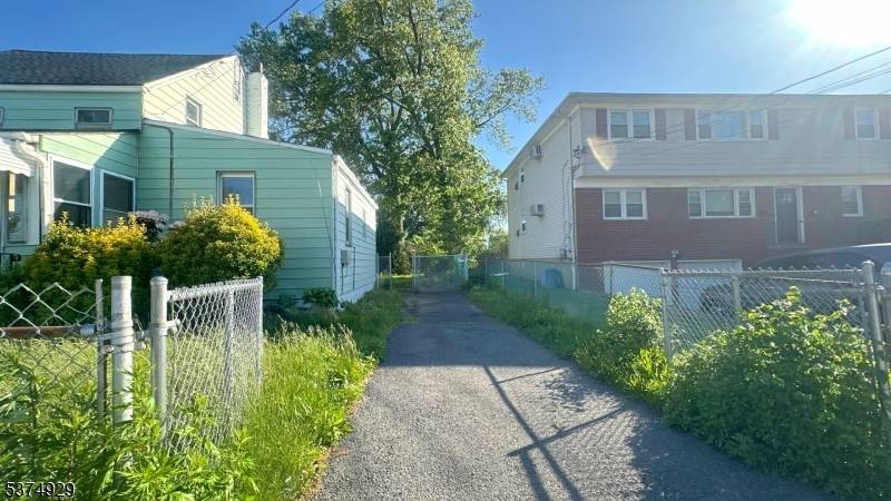 Laurel Ave Union Twp. New Jersey Single-Family